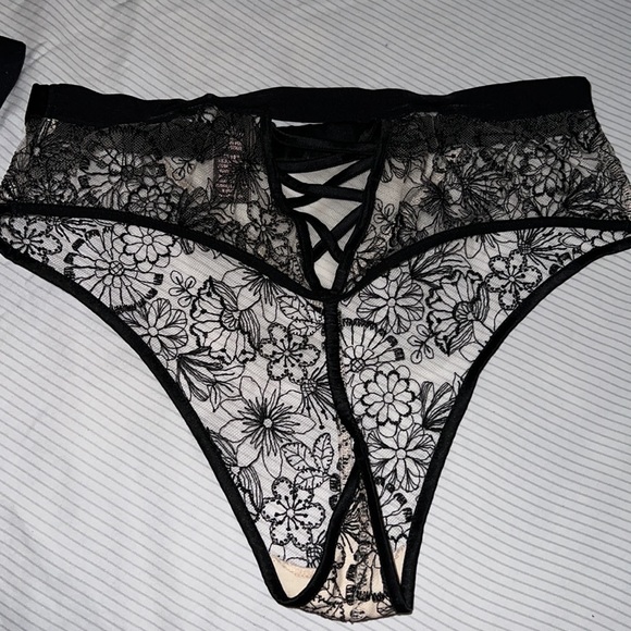 High Waist thong - Picture 2 of 4